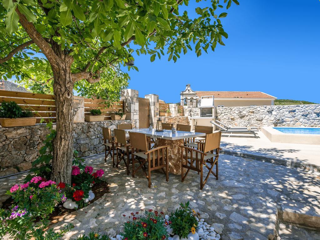 Villa Callisto- Elegant Restored Villa With Pool Yírion Extérieur photo